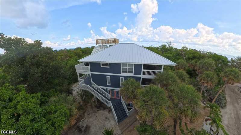 5 bedroom SingleFamilyResidence at 120 Swallow Dr, North Captiva Sands, Captiva — photo 1