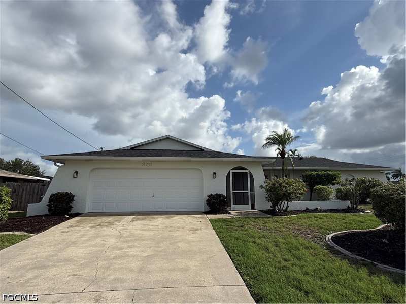 3 bedroom SingleFamilyResidence at 801 SW 52nd St, Skyline South, Cape Coral — photo 1