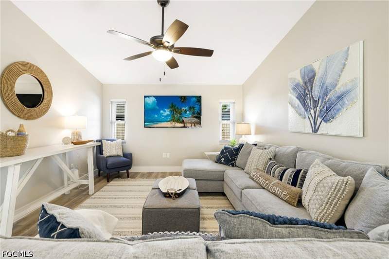 3 bedroom SingleFamilyResidence at 801 SW 52nd St, Skyline South, Cape Coral — photo 3
