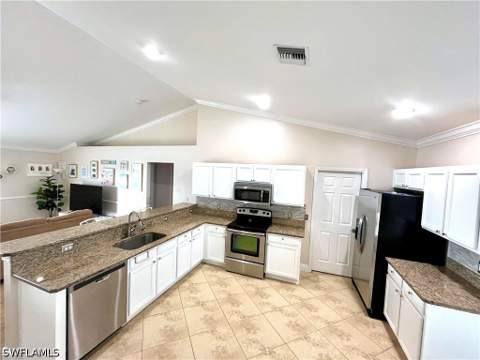2720 NE 1st Pl, Cape Coral FL - photo 7 of 22