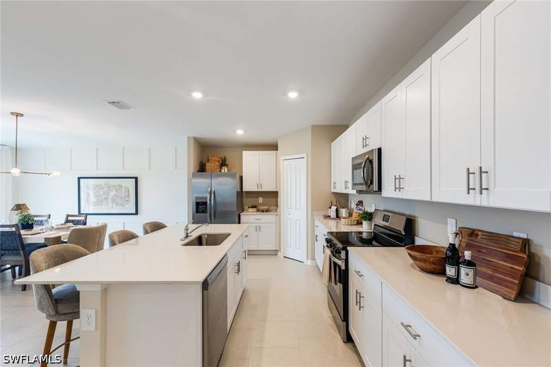 4 bedroom SingleFamilyResidence at 322 Marabou Dr, Maplewood Park, Lehigh Acres — photo 5