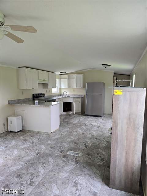 1000 Catawba Ln, Moore Haven FL - photo 6 of 14