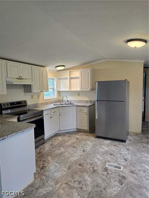 1000 Catawba Ln, Moore Haven FL - photo 7 of 14