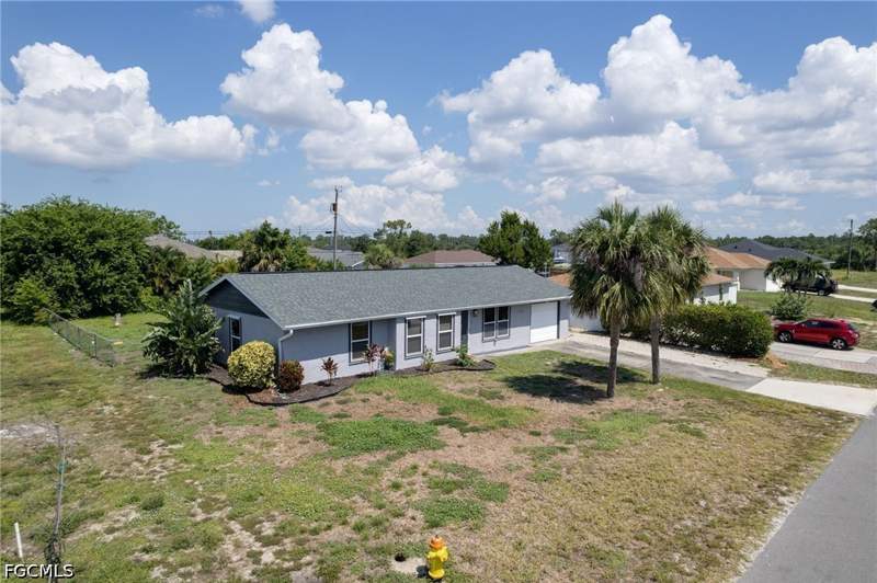 3 bedroom SingleFamilyResidence at 2204 NE 15th Pl, Cape Coral, Cape Coral — photo 2