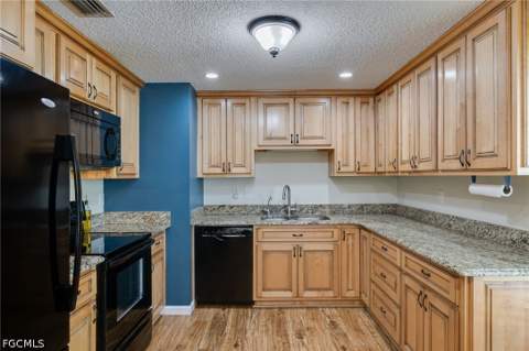 2204 NE 15th Pl, Cape Coral FL - photo 8 of 29