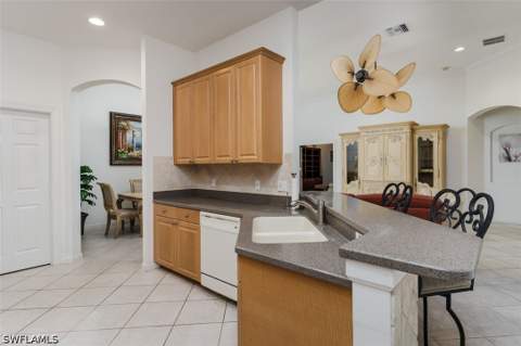 15821 Delaplata Ln, Naples FL - photo 13 of 32