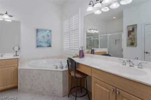 15821 Delaplata Ln, Naples FL - photo 17 of 32