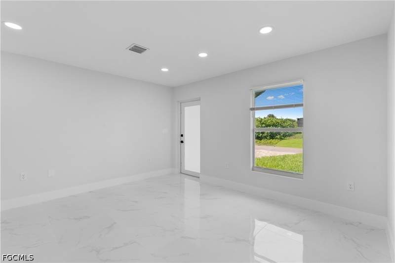 3 bedroom SingleFamilyResidence at 731 Camilla St E, Lehigh Acres, Lehigh Acres — photo 5