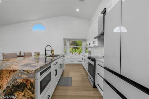 401 Countryside Dr, Naples FL - photo 12 of 44