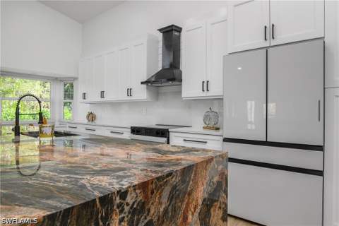 401 Countryside Dr, Naples FL - photo 13 of 44