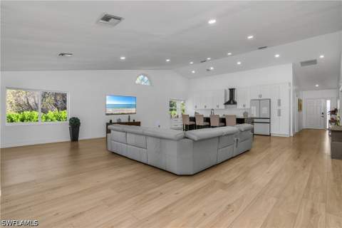 401 Countryside Dr, Naples FL - photo 18 of 44