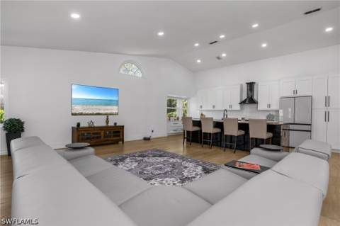 401 Countryside Dr, Naples FL - photo 6 of 44
