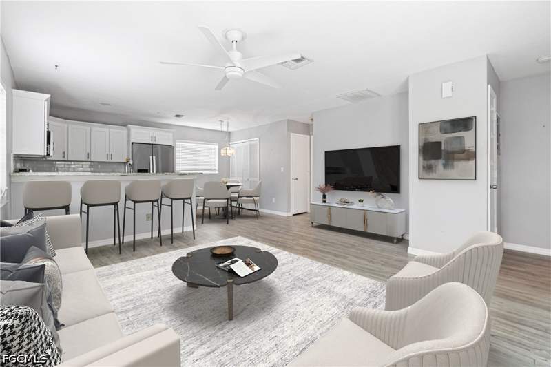 2 bedroom Attached at 1031 SE 8th Ter 2H, English Village Condo, Cape Coral — photo 4