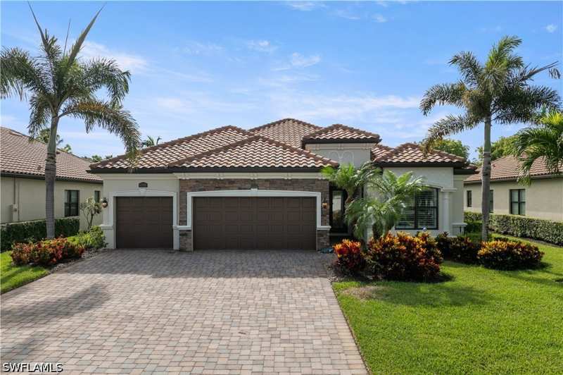 4 bedroom SingleFamilyResidence at 9352 Vercelli Ct, Vercelli, Naples — photo 1