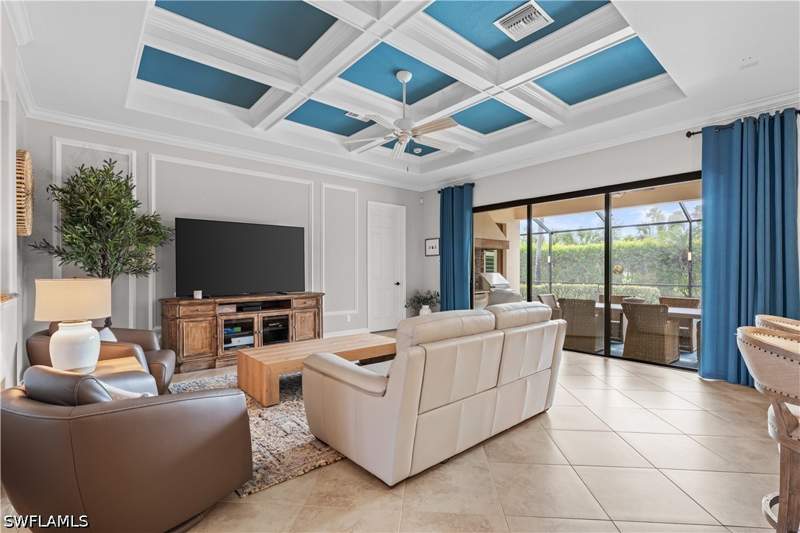 4 bedroom SingleFamilyResidence at 9352 Vercelli Ct, Vercelli, Naples — photo 2