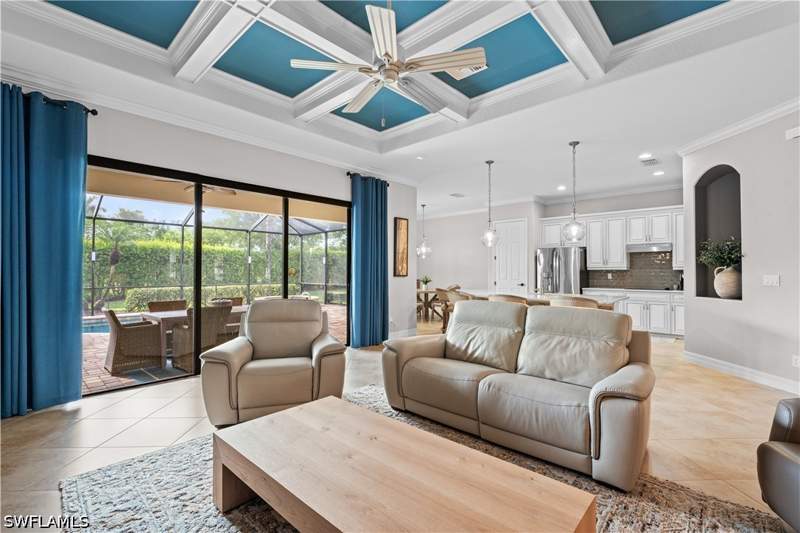 4 bedroom SingleFamilyResidence at 9352 Vercelli Ct, Vercelli, Naples — photo 3