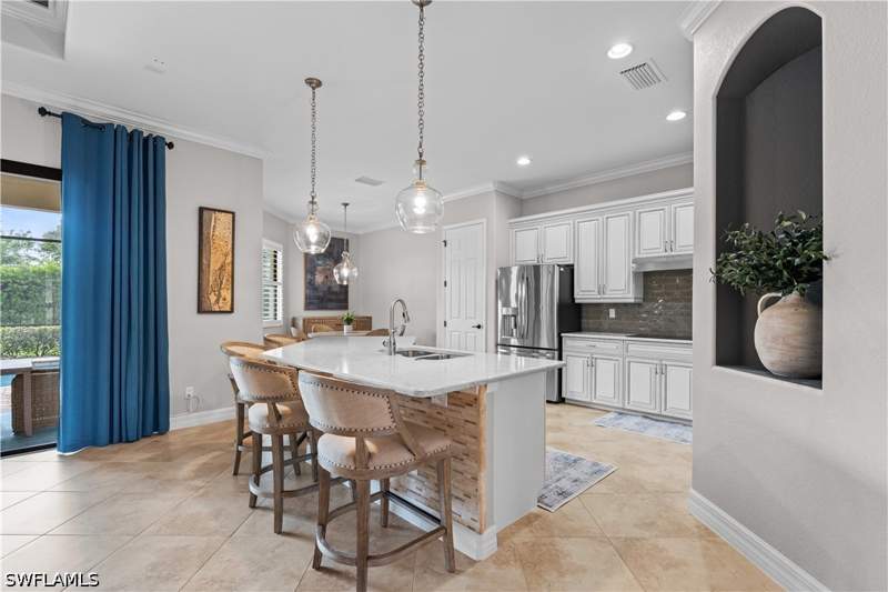 4 bedroom SingleFamilyResidence at 9352 Vercelli Ct, Vercelli, Naples — photo 5