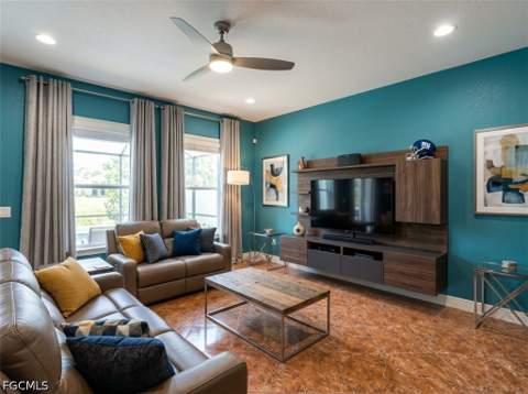 611 Clayton Ave, Lehigh Acres FL - photo 6 of 23