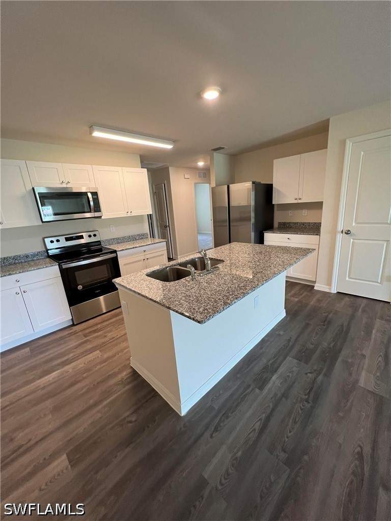 3 bedroom Attached at 9114 Aegean CIR, VISTANNA VILLAS, Lehigh Acres — photo 5