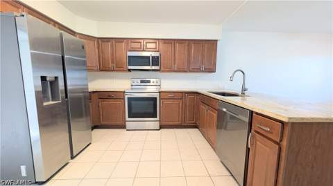815 Victoria Dr 106, Cape Coral FL - photo 6 of 15