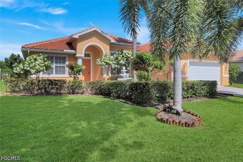 3 bedroom SingleFamilyResidence at 9830 Mar Largo Cir, Venetian Village, Fort Myers — photo 1