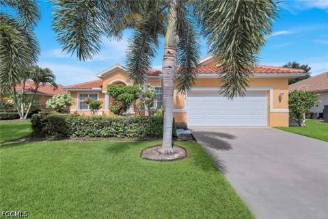9830 Mar Largo Cir, Fort Myers FL - photo 6 of 26