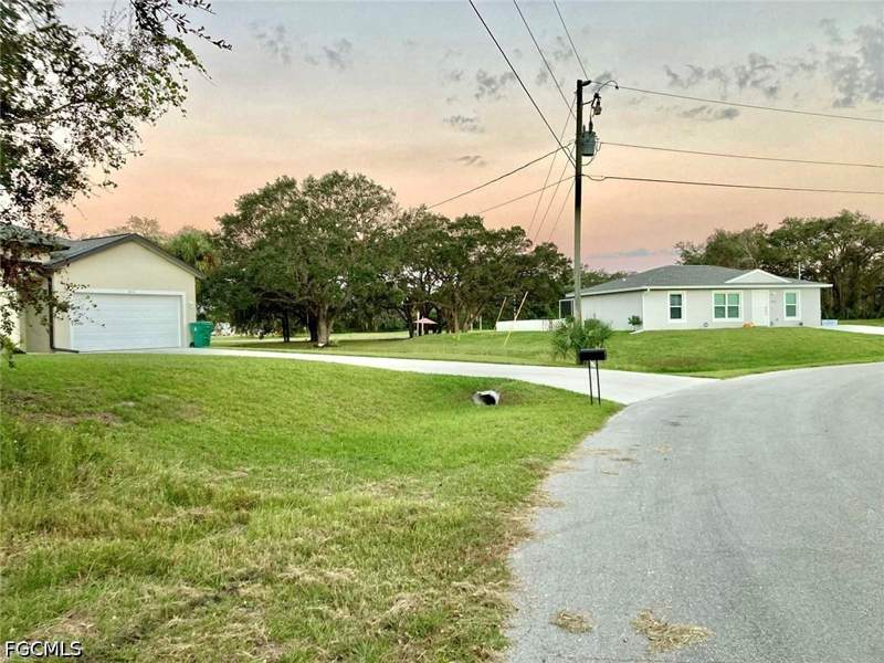 3 bedroom SingleFamilyResidence at 2013 Odessa Cir, Port Labelle, Labelle — photo 4