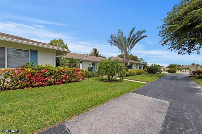 2 bedroom Condominium at 50 Glades Blvd 2, Glades Country Club, Naples — photo 4