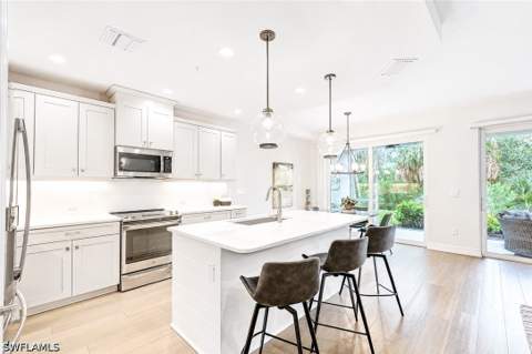 2620 Seychelles Cir 1302, Naples FL - photo 6 of 43
