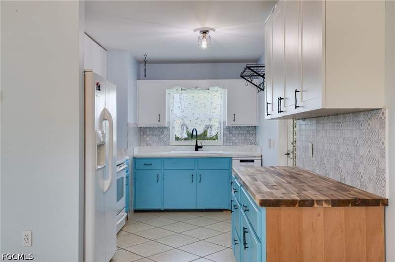 3 bedroom SingleFamilyResidence at 7297 Kumquat Rd, San Carlos Park, Fort Myers — photo 4