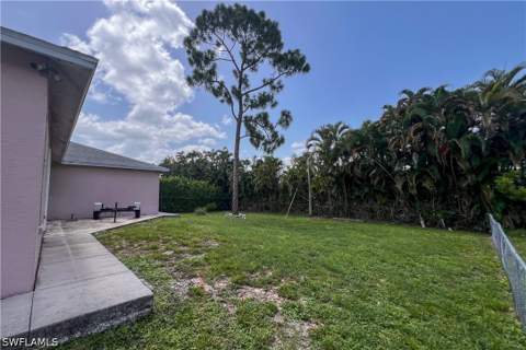 8149 Pennsylvania Blvd, Fort Myers FL - photo 12 of 14