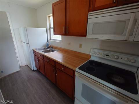 3316 Armstrong Ct, Fort Myers FL - photo 11 of 14