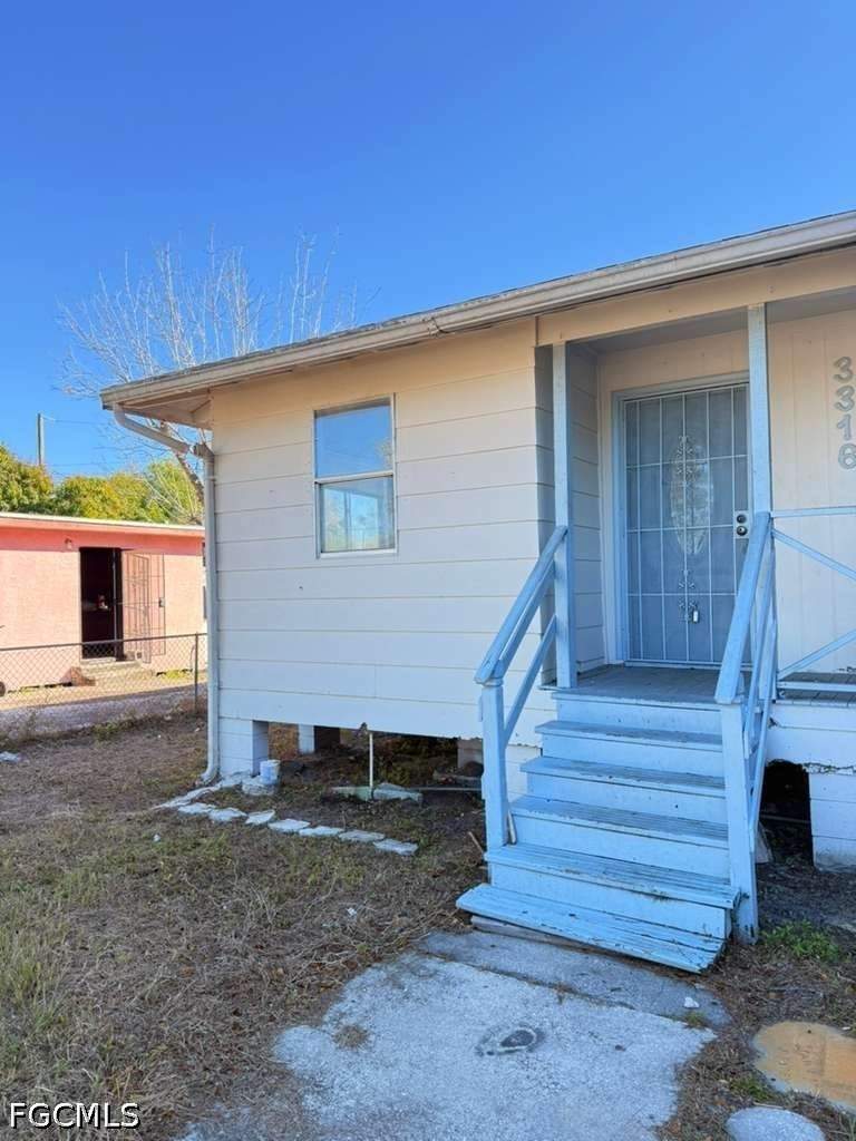 3 bedroom SingleFamilyResidence at 3316 Armstrong Ct, Schoolview Homes, Fort Myers — photo 3