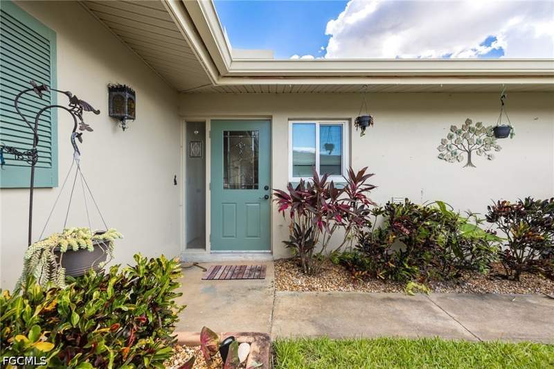 2 bedroom Attached at 5585 Hamlet Ln, Whiskey Creek Village Green, Fort Myers — photo 5
