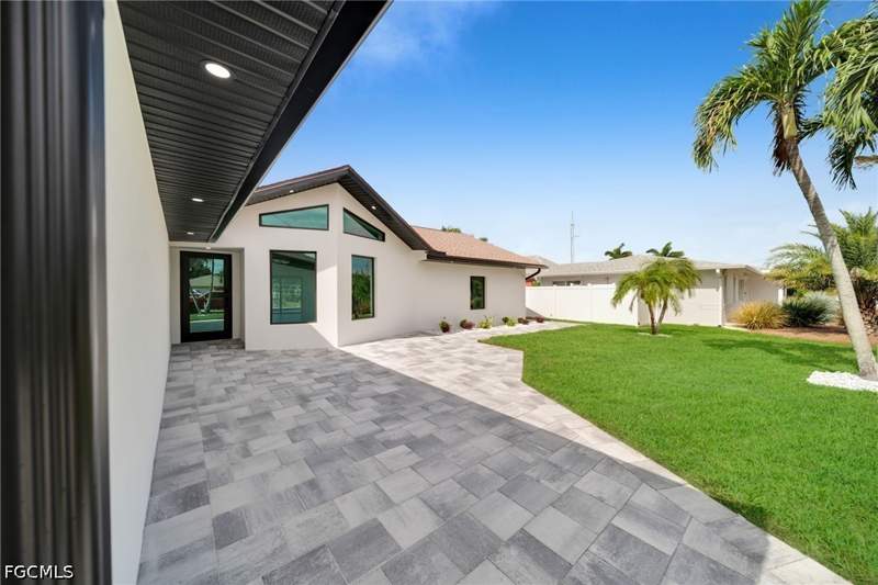 3 bedroom SingleFamilyResidence at 1938 Cornwallis Pkwy, Cornwallis, Cape Coral — photo 4
