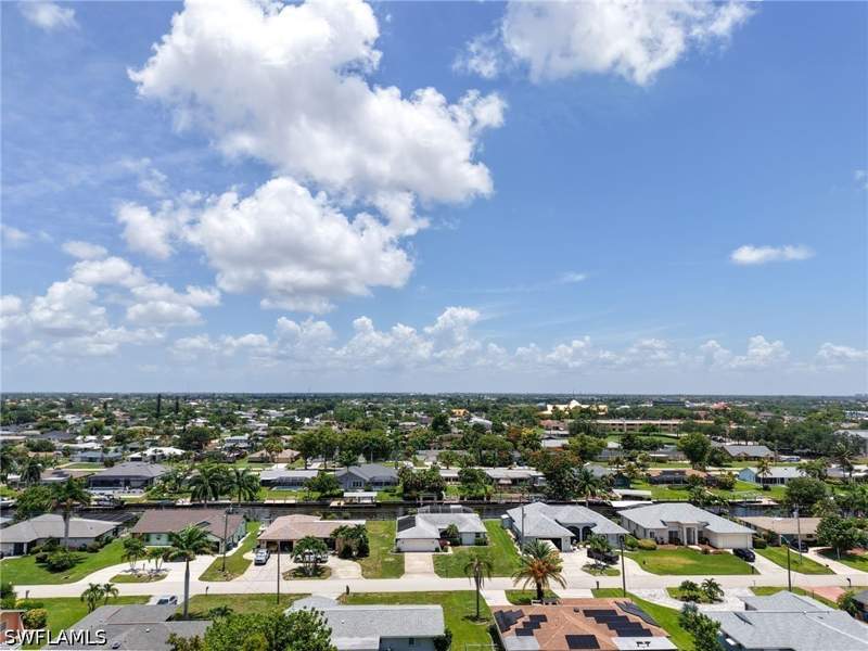 3 bedroom SingleFamilyResidence at 1433 SE 28th Ter, Cape Coral, Cape Coral — photo 2
