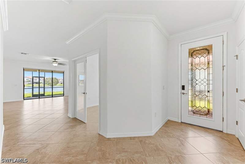 2 bedroom SingleFamilyResidence at 1575 Santiago Cir, Artesia, Naples — photo 4