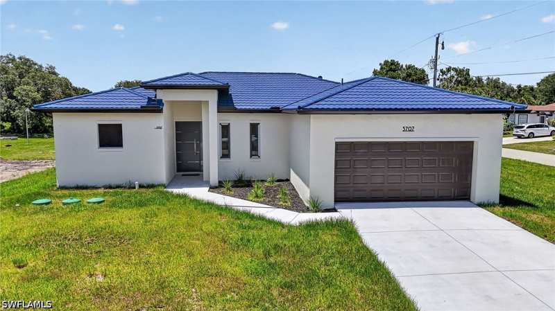 3 bedroom SingleFamilyResidence at 3707 E 15th St, Lehigh Acres, Lehigh Acres — photo 1