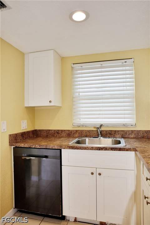 1123 SW 48th Ter 102, Cape Coral FL - photo 7 of 32