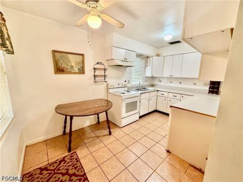 217 Oaklawn Ct, Lehigh Acres FL - photo 13 of 25