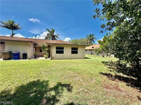 217 Oaklawn Ct, Lehigh Acres FL - photo 8 of 25