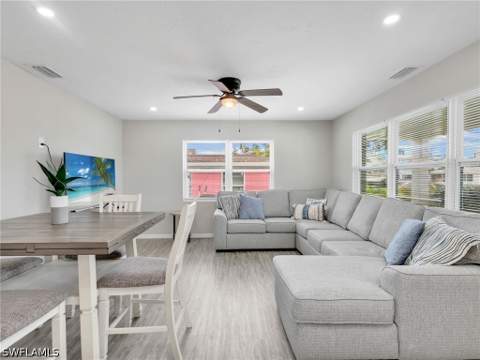 195 Hibiscus Dr, Fort Myers Beach FL - photo 11 of 49