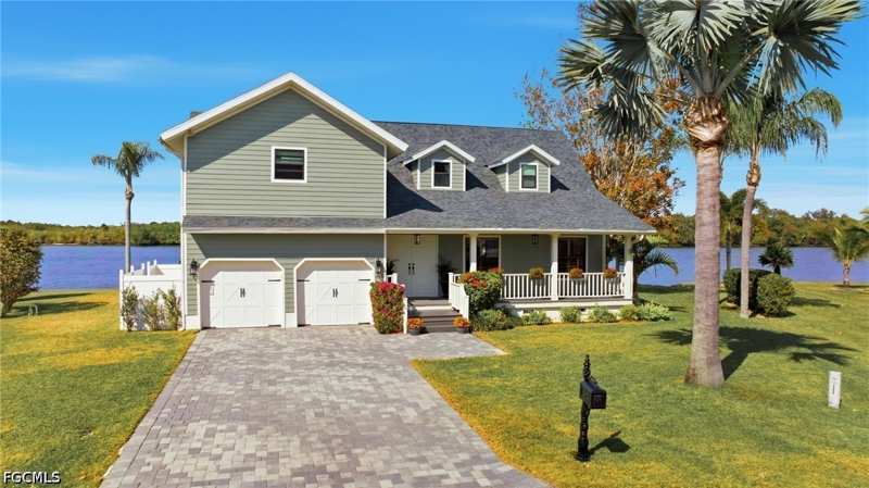 3 bedroom SingleFamilyResidence at 1943 Bahama Ave, Fort Myers Shores, Fort Myers — photo 1