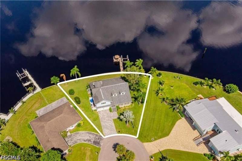 3 bedroom SingleFamilyResidence at 1943 Bahama Ave, Fort Myers Shores, Fort Myers — photo 2