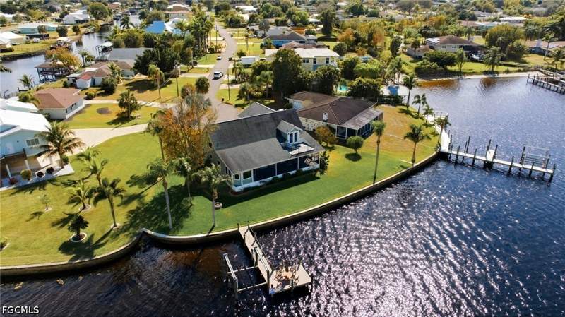 3 bedroom SingleFamilyResidence at 1943 Bahama Ave, Fort Myers Shores, Fort Myers — photo 3
