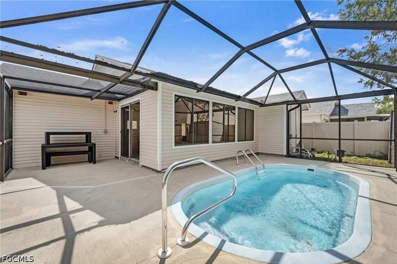 2 bedroom SingleFamilyResidence at 5581 Longleaf Dr, Foxmoor Lakes, North Fort Myers — photo 1