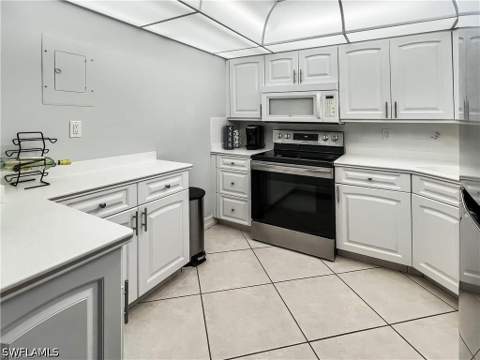 320 Seaview Ct 608, Marco Island FL - photo 10 of 29