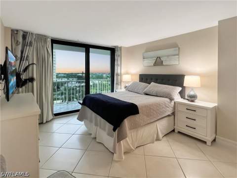 320 Seaview Ct 608, Marco Island FL - photo 11 of 29