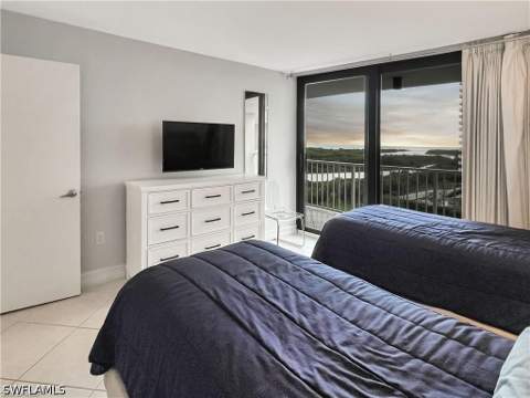 320 Seaview Ct 608, Marco Island FL - photo 16 of 29