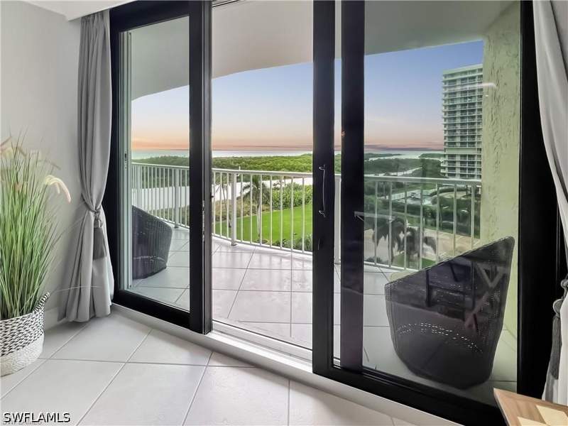 2 bedroom Condominium at 320 Seaview Ct 608, South Seas Club Condo, Marco Island — photo 4